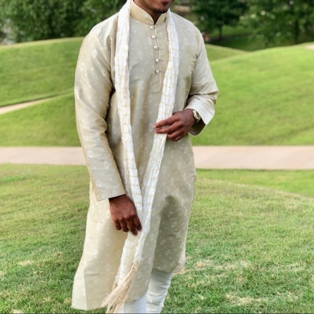 Men’s Indian Kurta with scarf